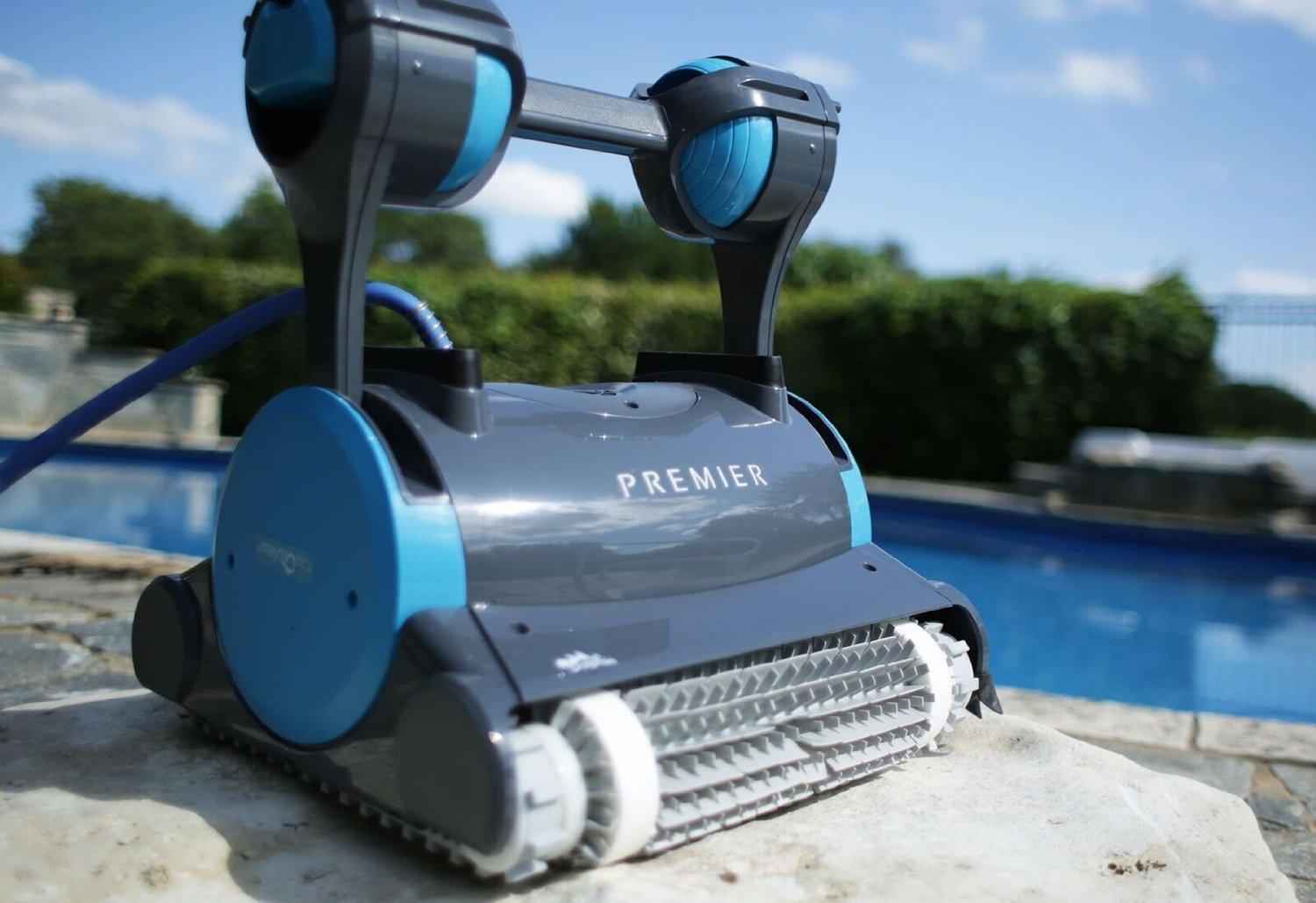 Dolphin Premier Pool Cleaner – Is It the Best Pool Robotic Cleaner?