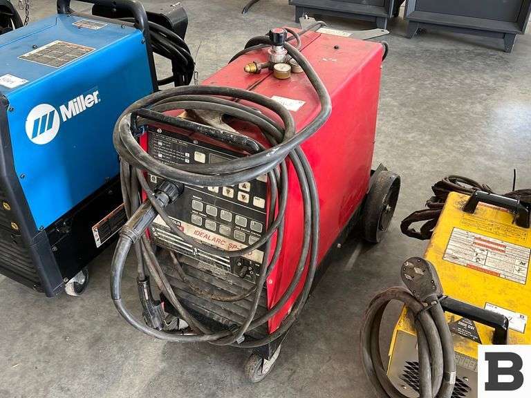Lincoln Electric Ideal Arc SP-250 Welder - Booker Auction Company