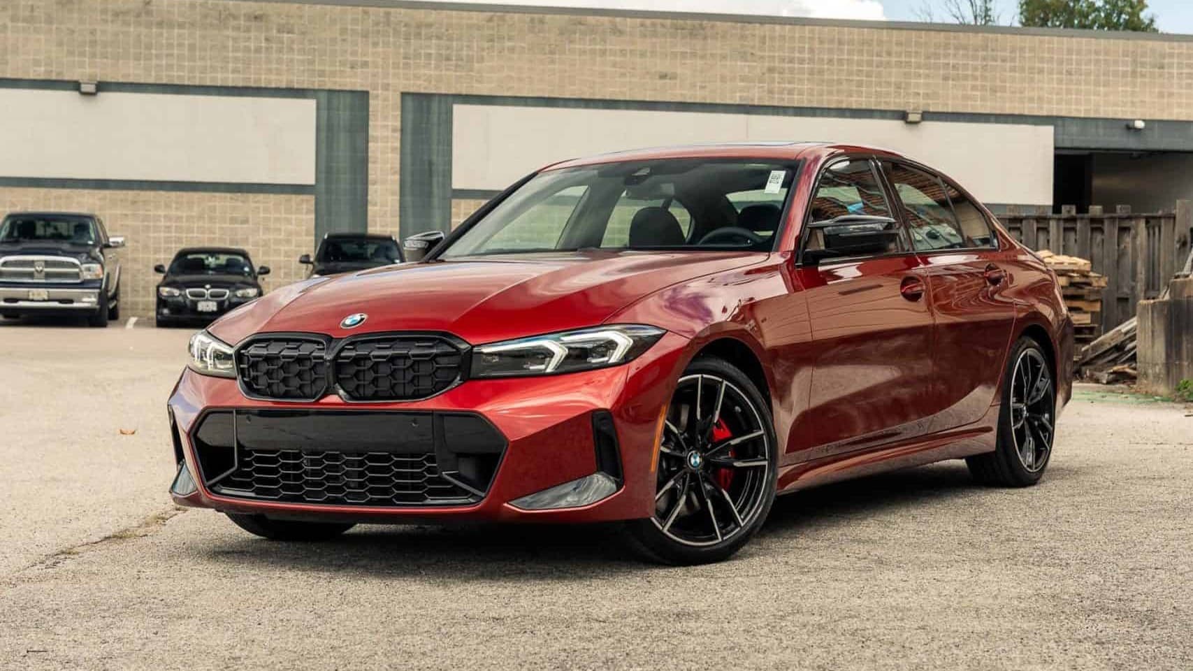 BMW M340i xDrive 2025 trong màu sơn Đỏ Vegas - Euro Car