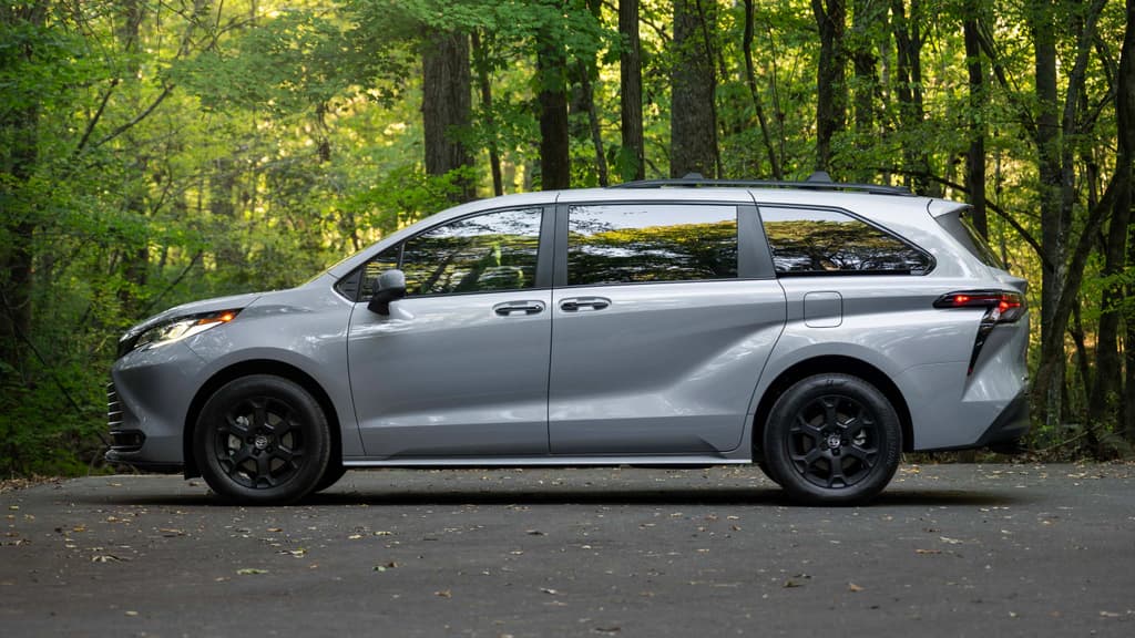 2026 Toyota Sienna Hybrid Review, Pricing, and Specs