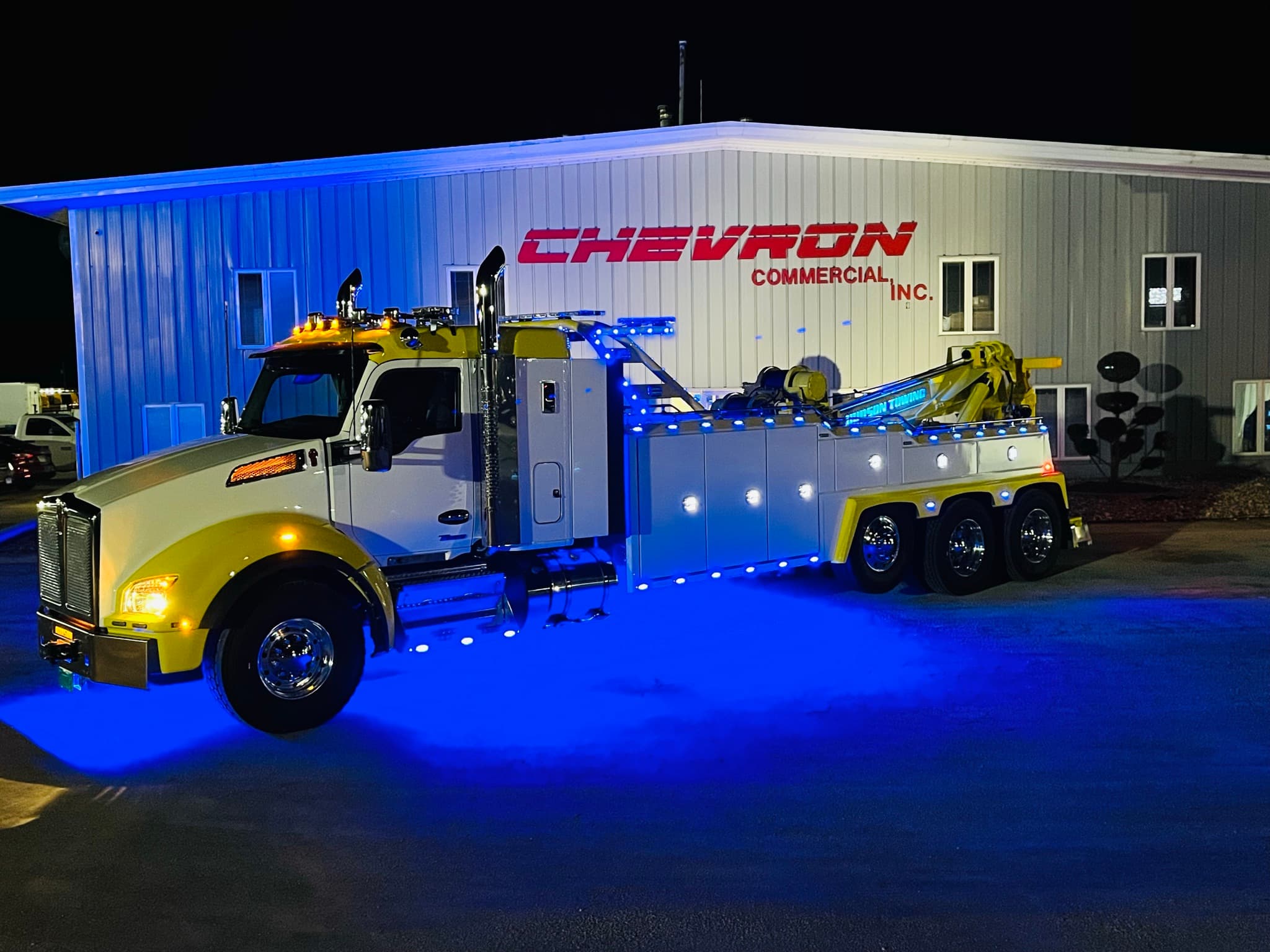 2023 KW T880 40′ V100 W/VULCAN V100 HEAVY DUTY WRECKER - Chevron ...