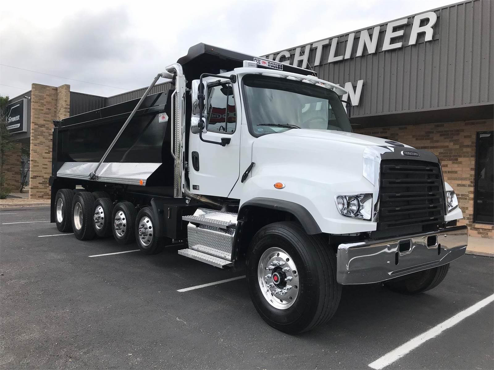 2024 Freightliner 114SD Five Axle Dump Truck - Detroit 470HP, Automatic ...