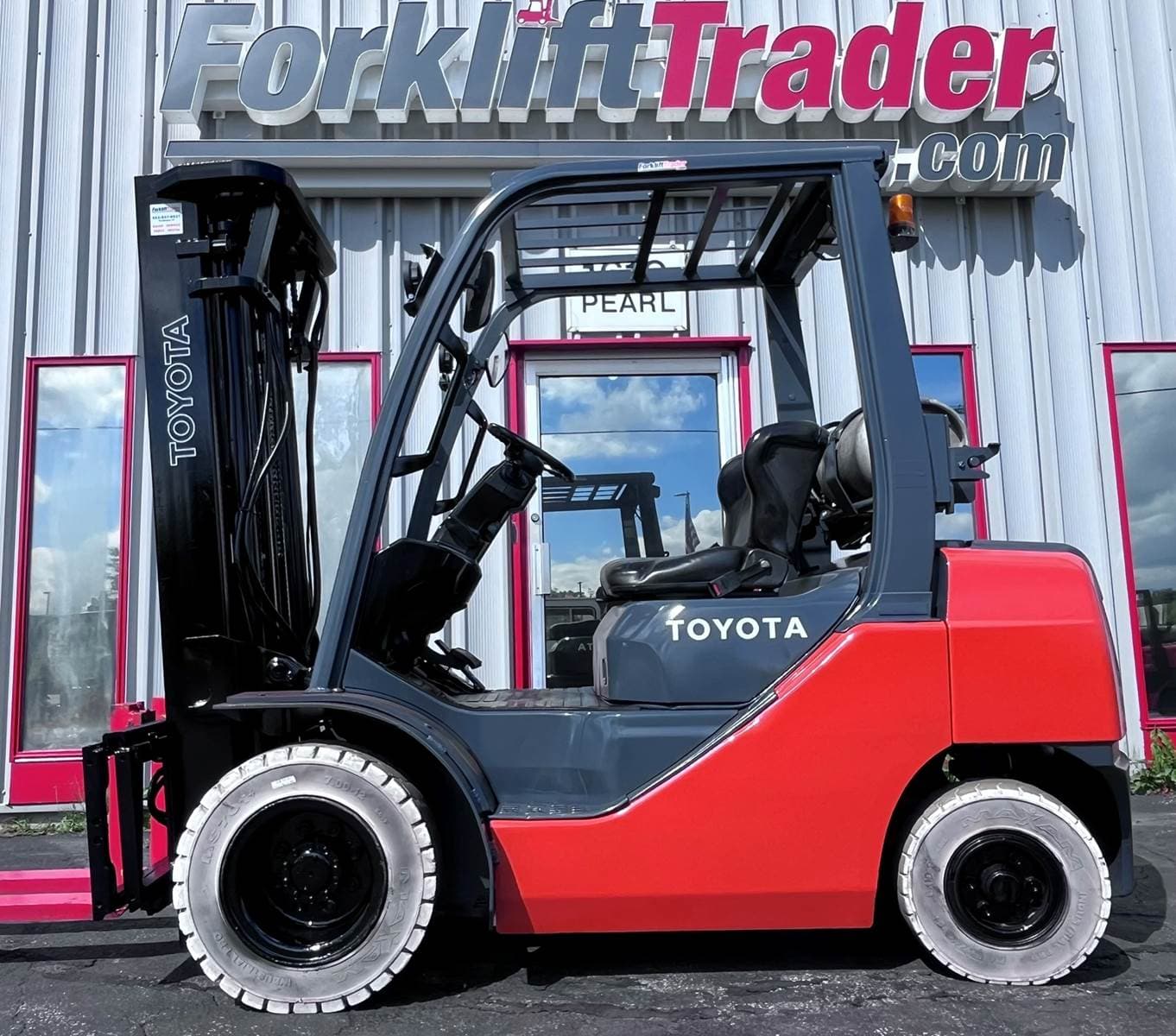 2007 RECONDITIONED 5000LB TOYOTA 8FGU25 SOLID PNEUMATIC TIRE FORKLIFT ...