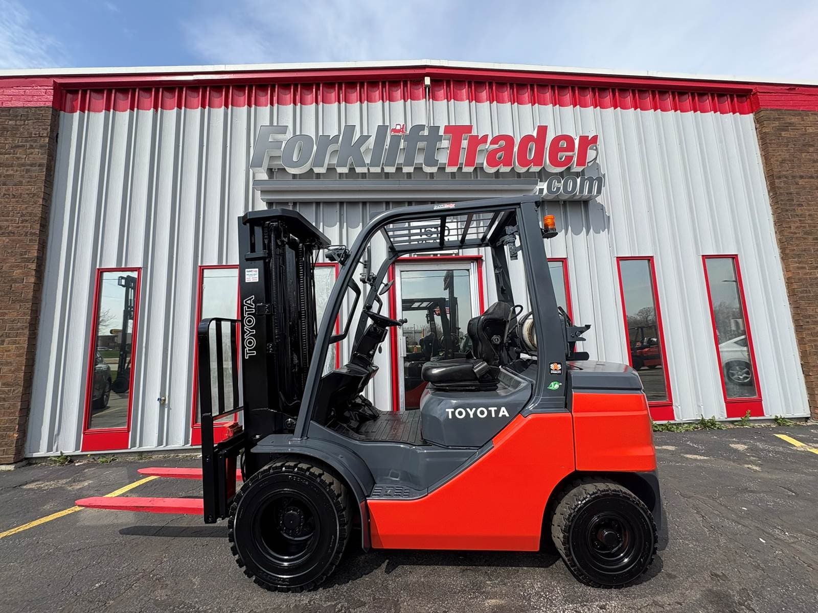 LOW HOUR 2020 TOYOTA 8FGU25 SOLID PNEUMATIC TIRE 5000LB FORKLIFT For ...
