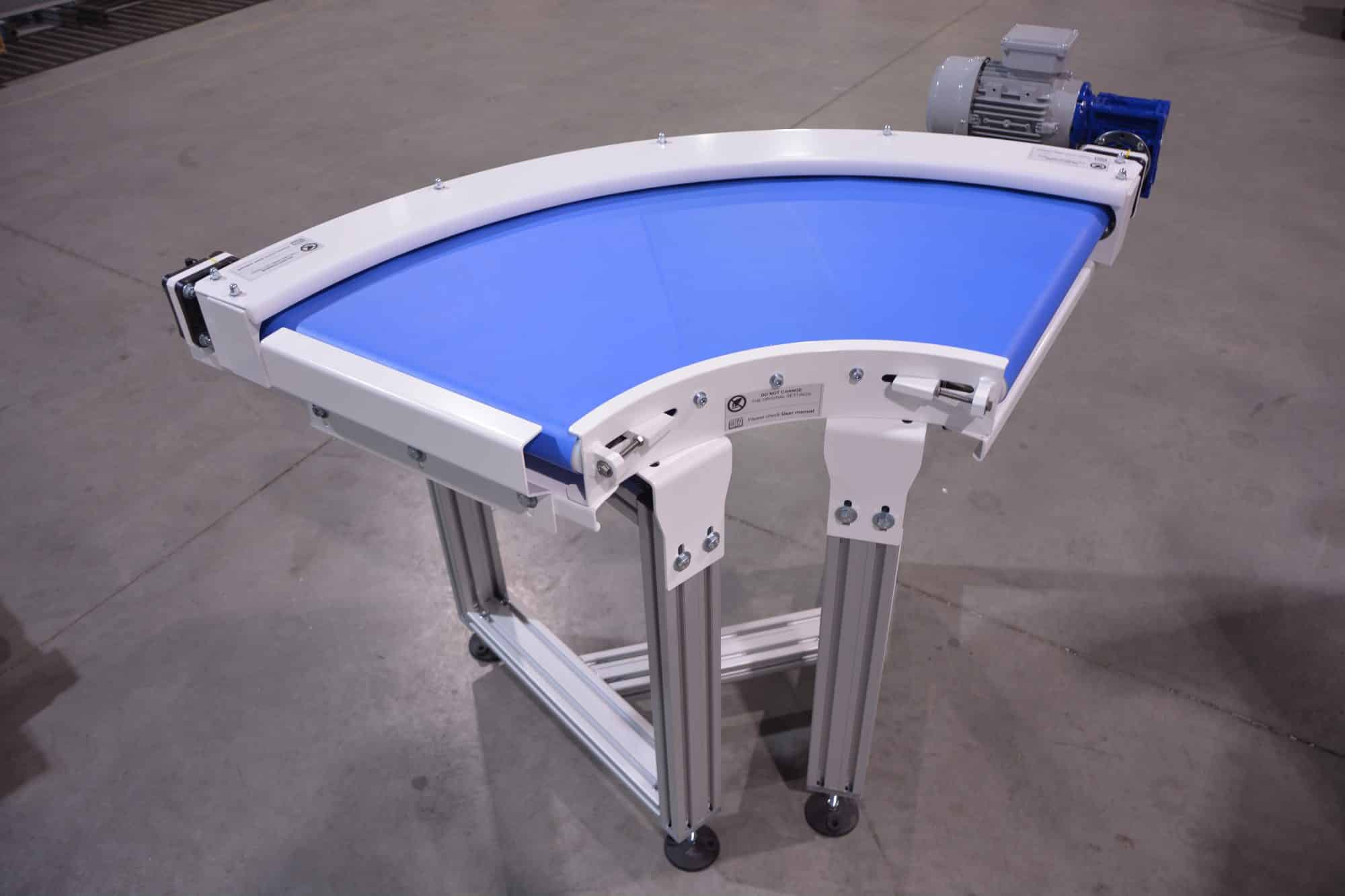 Curved conveyor belts: optimize your space & processes