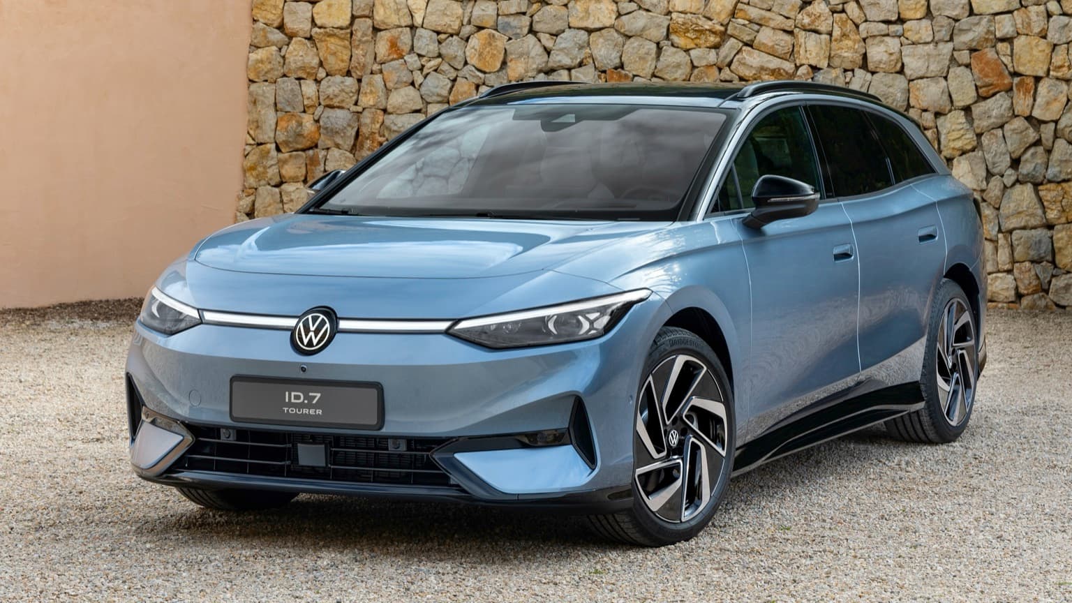 Volkswagen ID.7 Tourer Pro (MY26) (2025-2026) price and specifications ...
