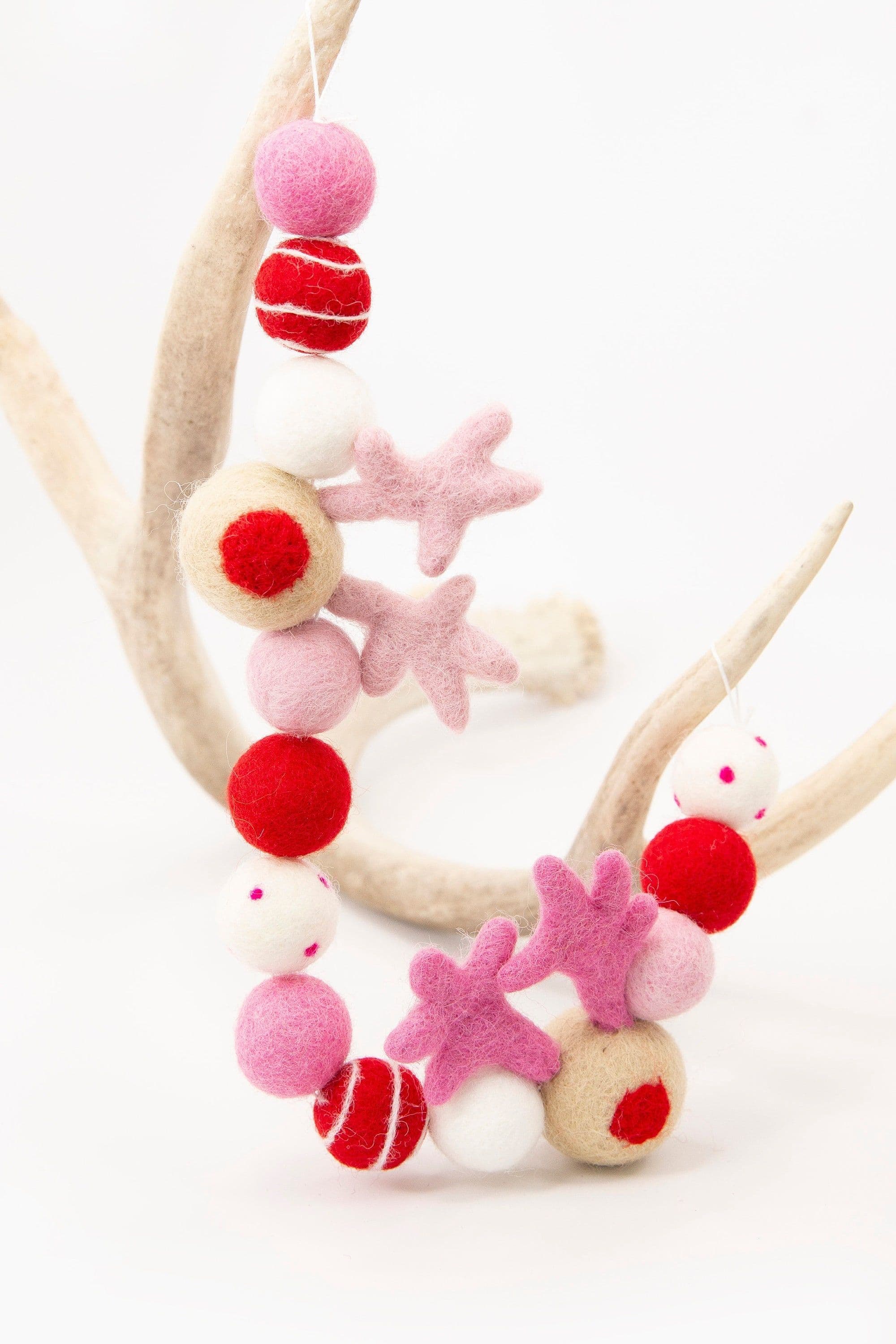 Felt Ball Christmas Garland: Pink Reindeer Decor - Etsy | Felt ball ...