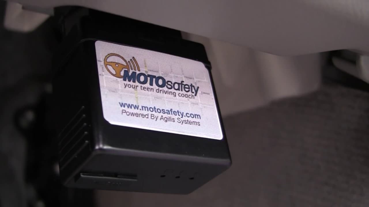 How to Install an OBD (plug-in) MOTOsafety GPS Tracker and Teen Driving ...