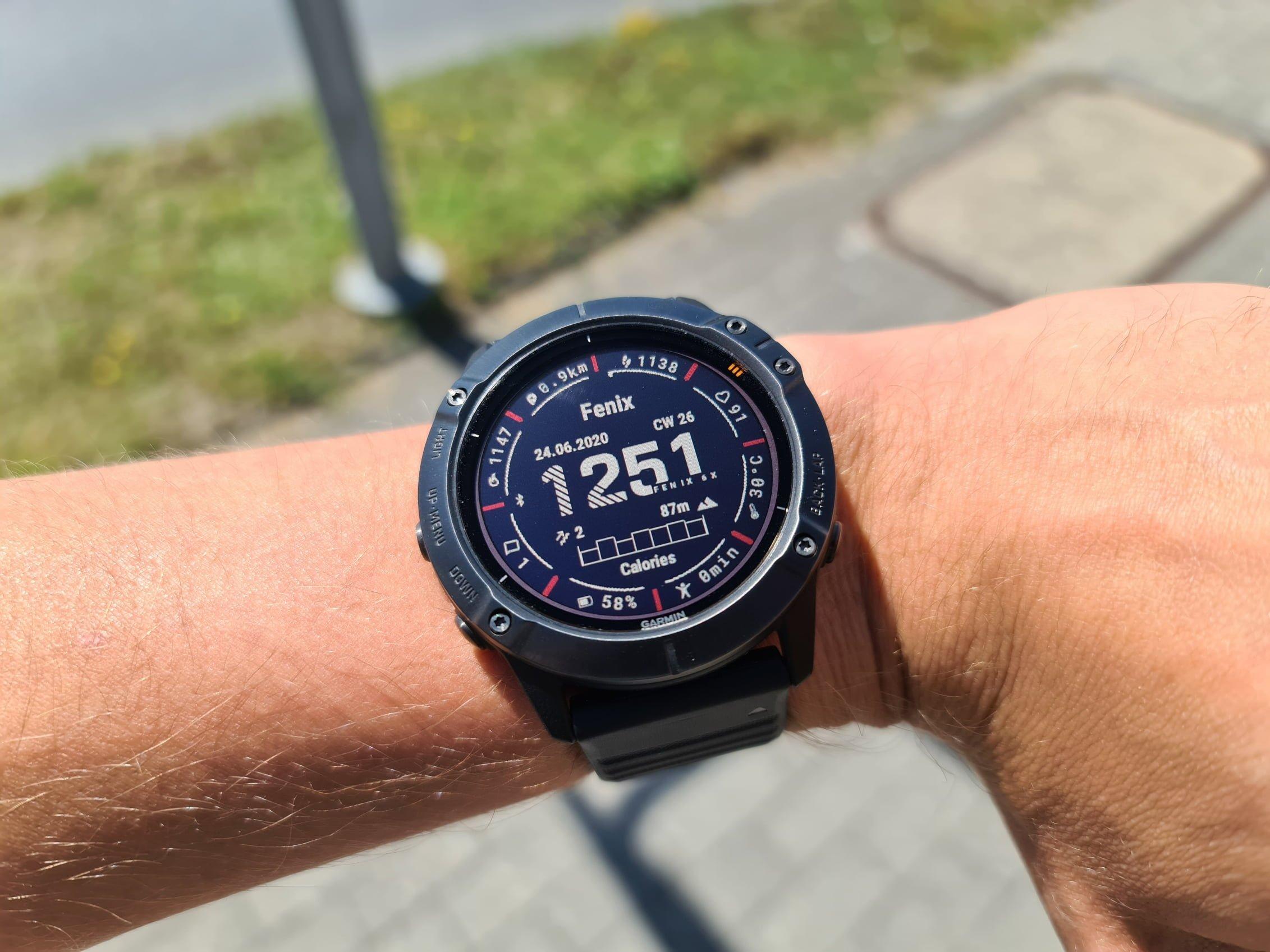 Garmin Fenix 7 mógłby naprawić wady poprzednika. Ten ekran mnie razi