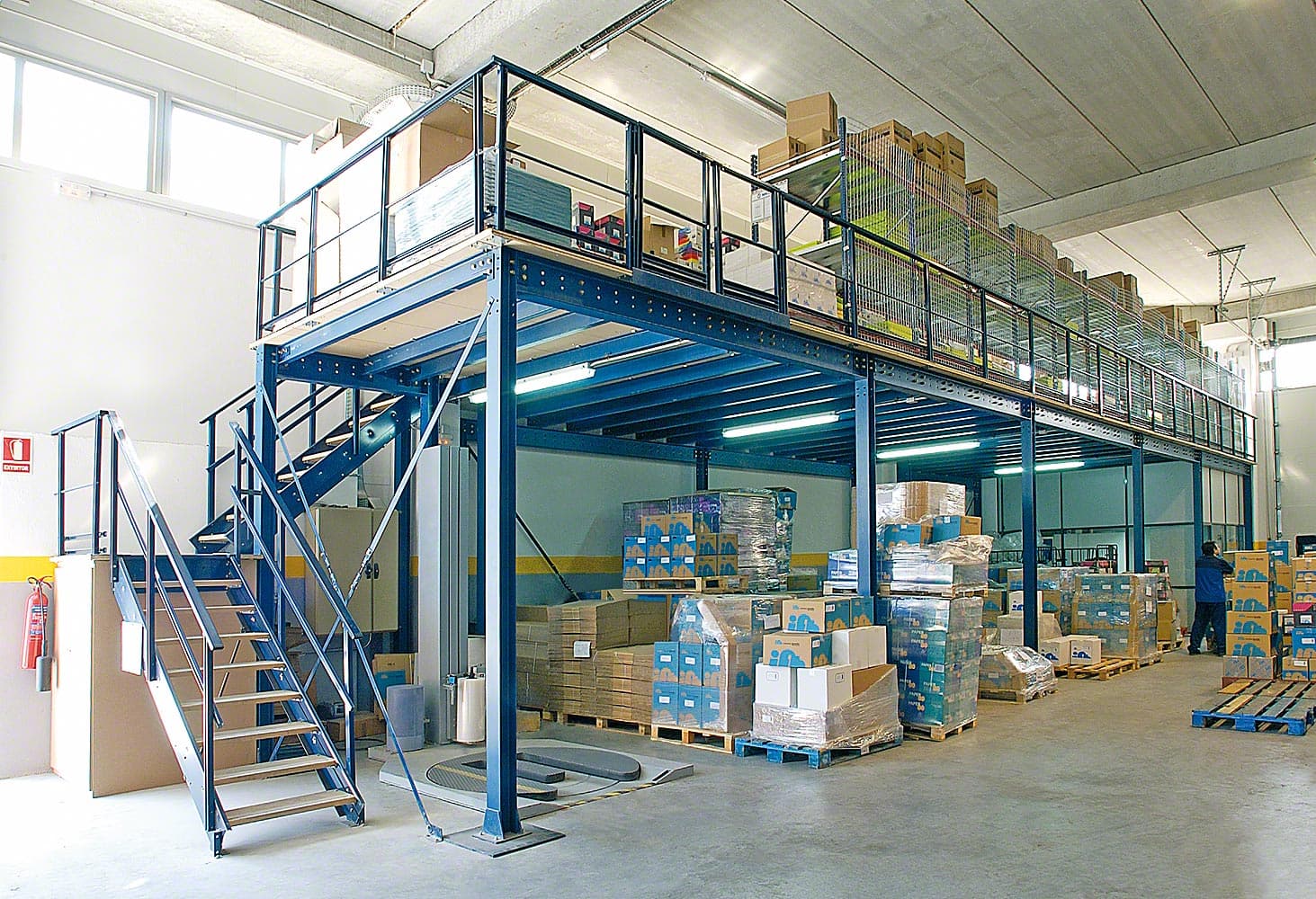 Mezzanine Floor Racking Systems - Interlake Mecalux