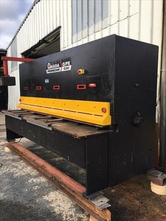 CISAILLE GUILLOTINE HYDRAULIQUE: AMADA à 11000 € | 50340 : GROSVILLE ...