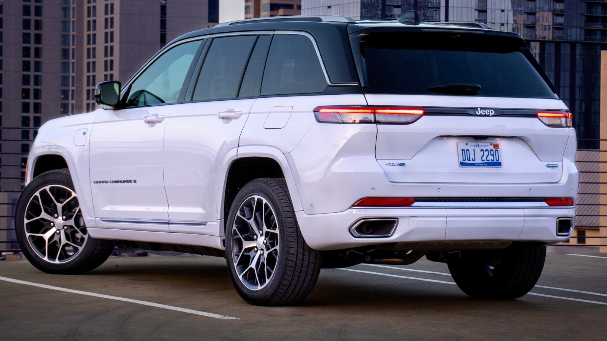 Everything You Need To Know: 2025 Jeep® Grand Cherokee 4xe