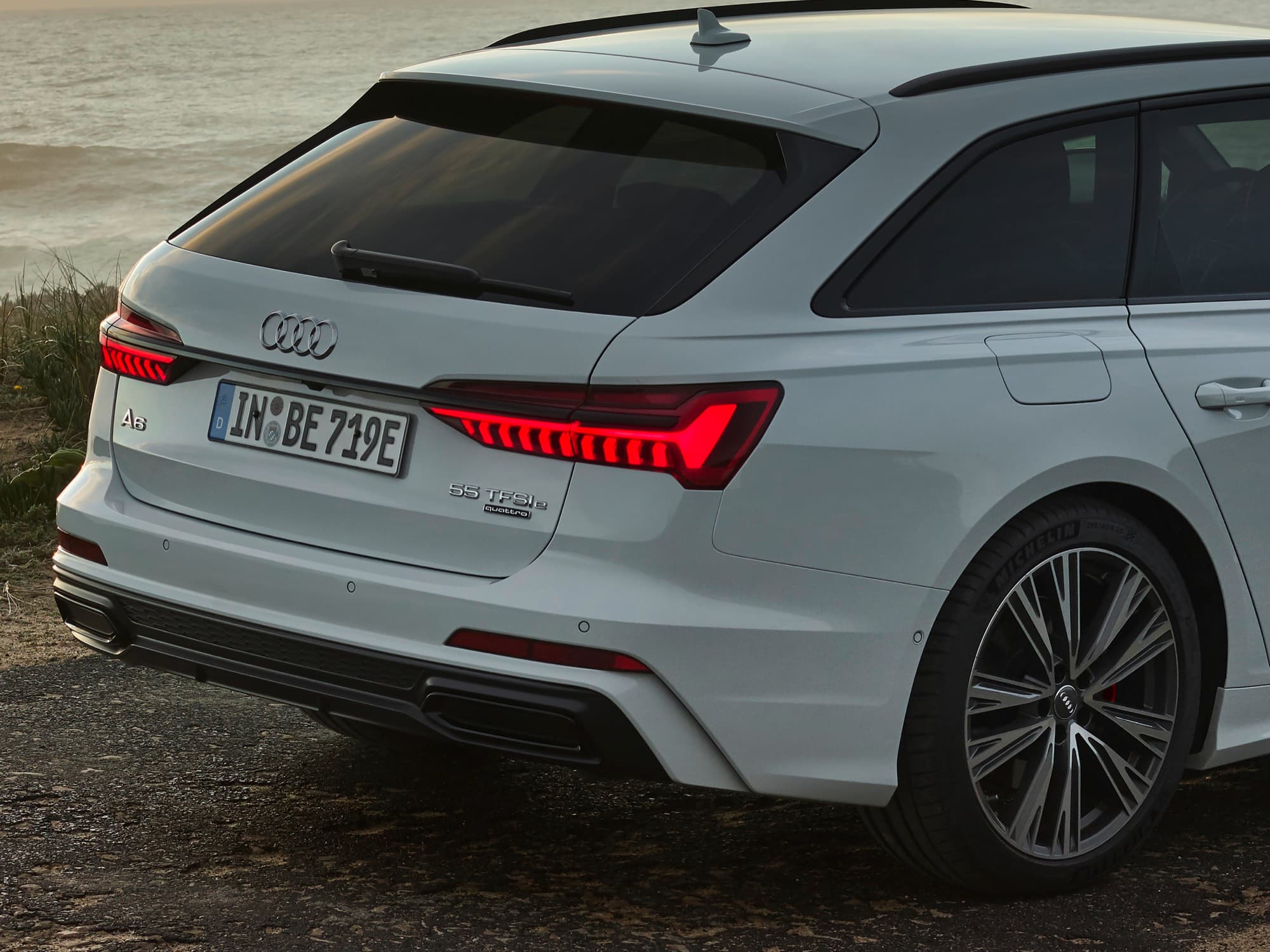 Audi A6 Avant TFSI e quattro S tronic, plug-in al prezzo da 75.200 euro