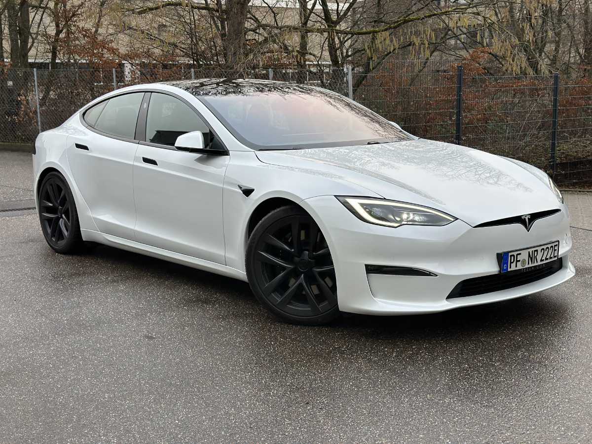 TESLA Model S Plaid – NEXTRENT