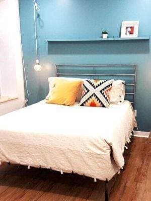 3 BEST Hostels in Montreal 2025 (for Solo-Traveler + Map)