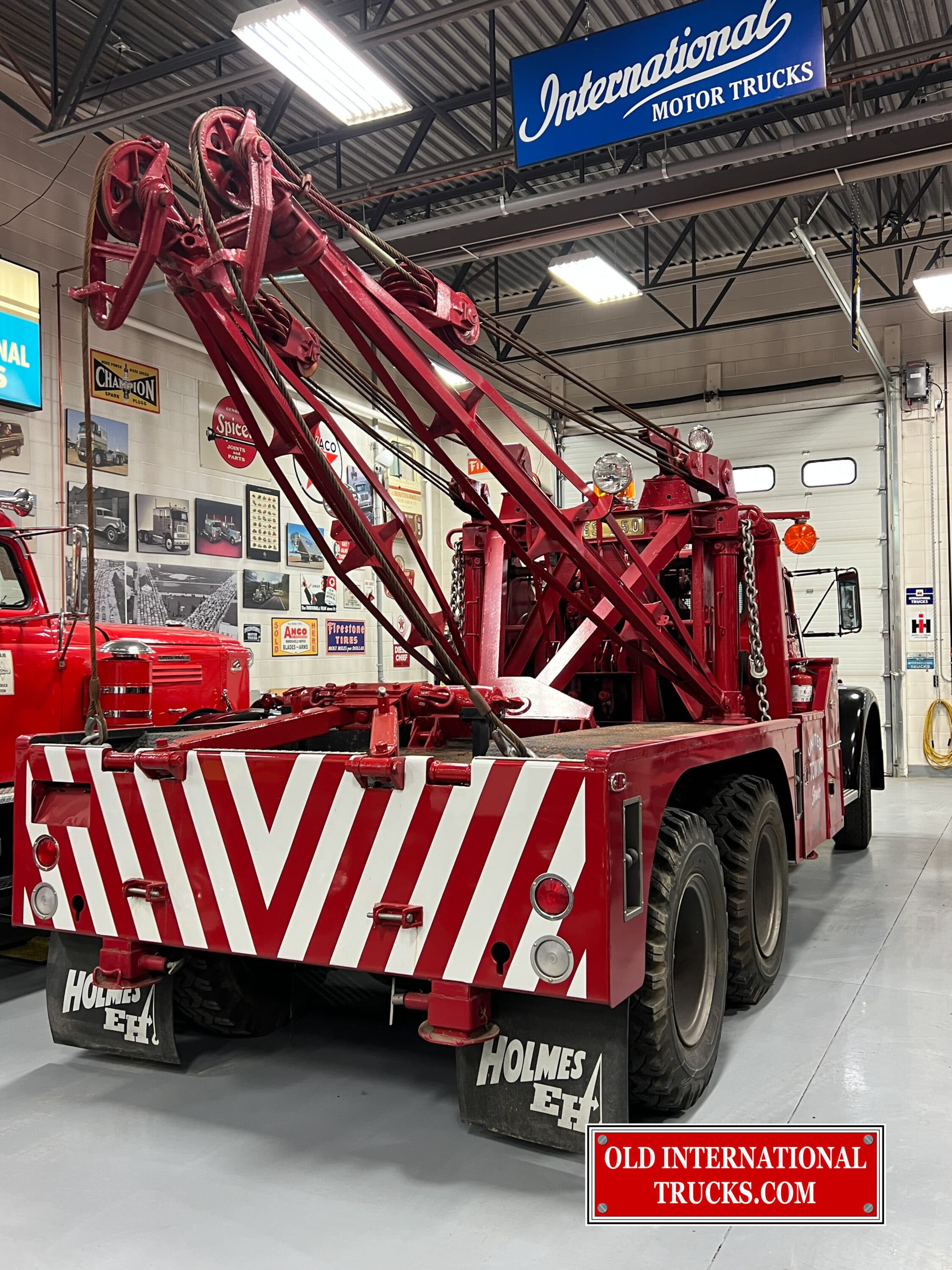 1968 VF190 with 850 Holmes Wrecker • Old International Truck Parts