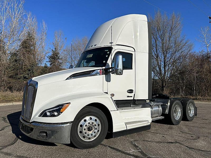2024 Kenworth T680 (For Sale) | Day Cab | #RJ383564