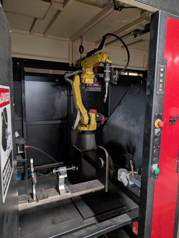Lincoln Electric System 30HS Robotic Weld Cell, 2013 - Fanuc ArcMate ...