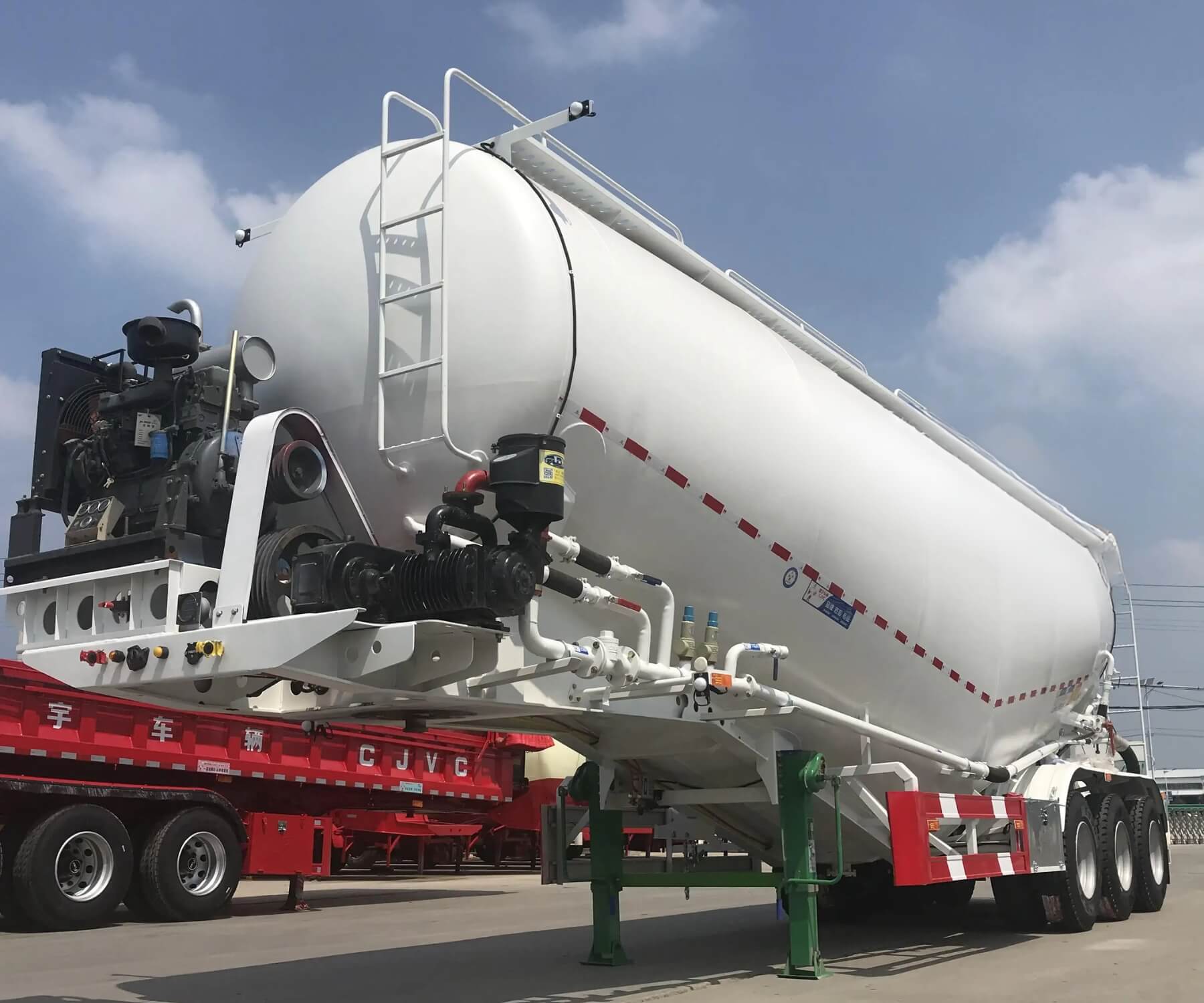 High-Capacity 50T Dry Bulk Cement Tanker Trailer | Rhinotrail