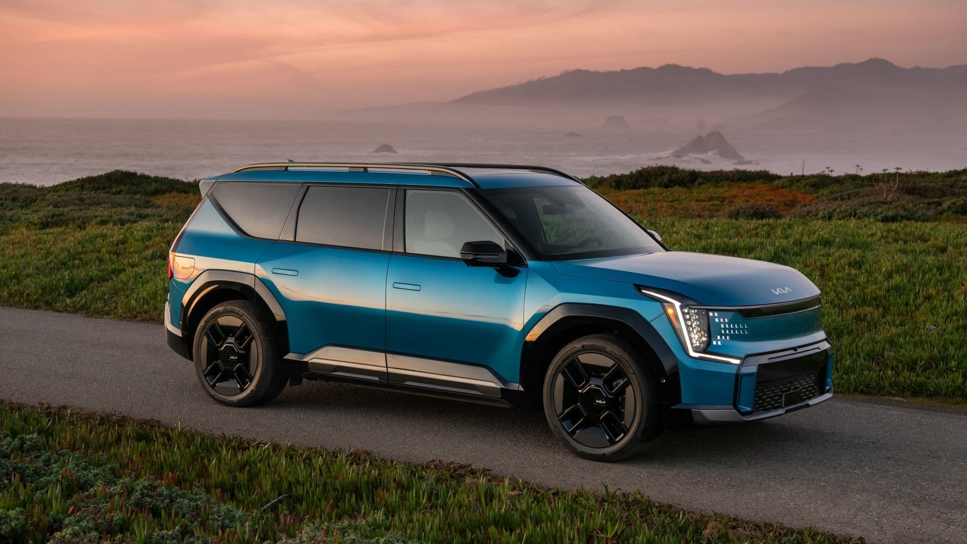 2024 Kia EV9 - Drive Reviews | CarBuzz