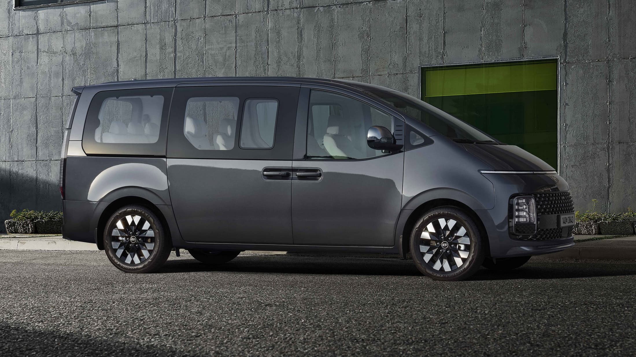 2024 Hyundai Staria Gains Hybrid Option With 242 HP | Carscoops