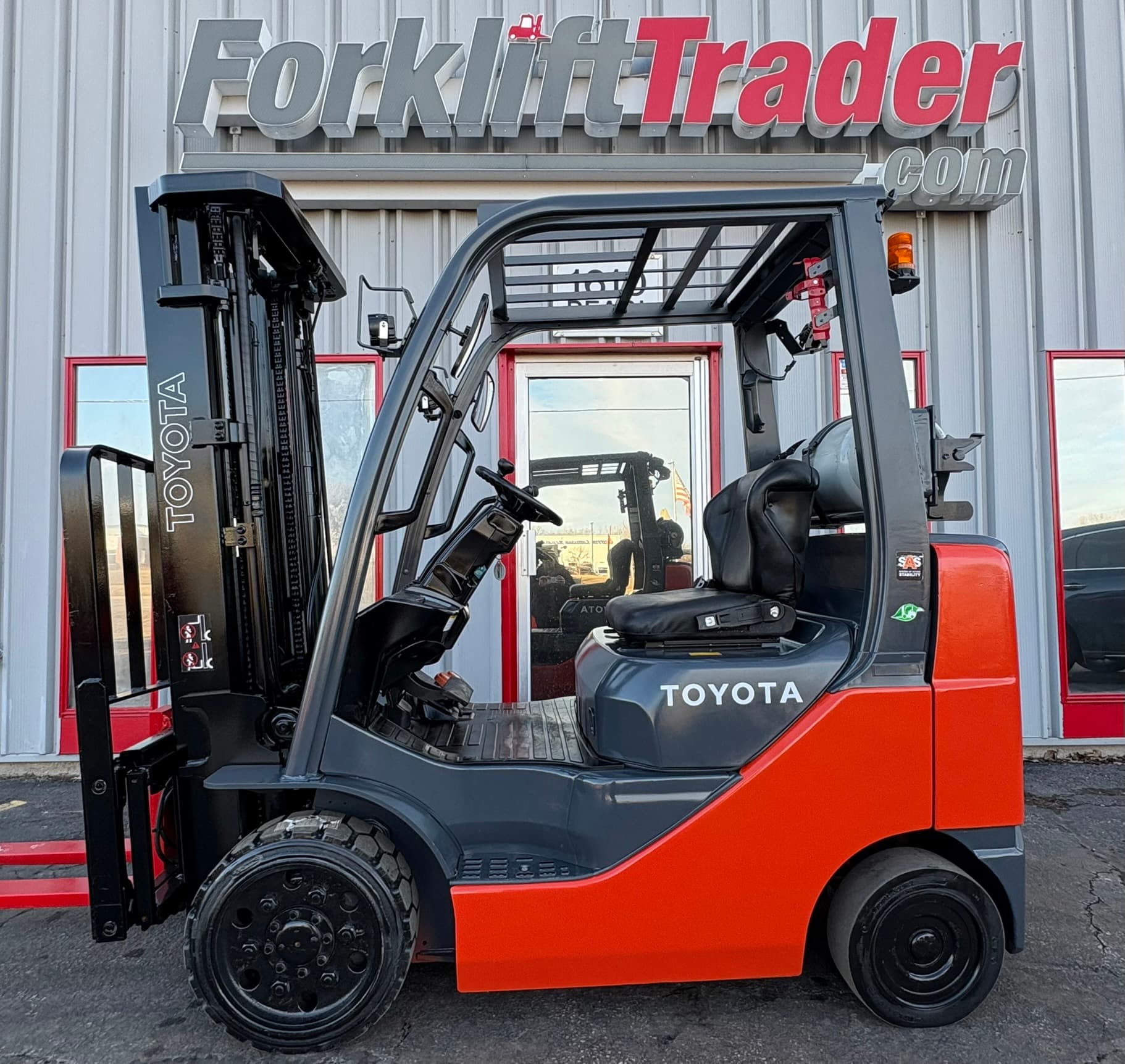 *SOLD* 2018 LOW HOUR TOYOTA 8FGCU25 CUSHION TIRE 5000LB FORKLIFT WITH ...