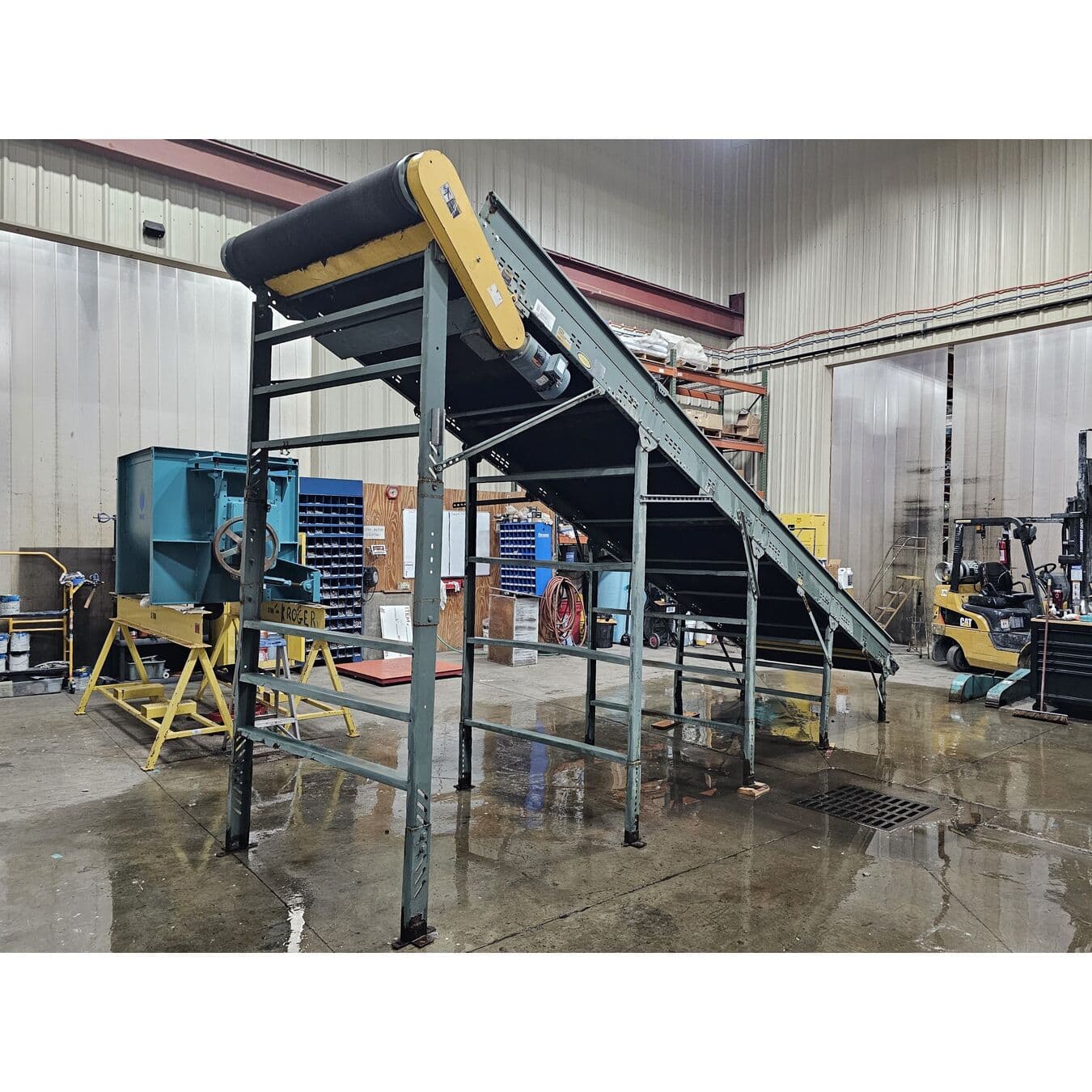 Used Hytrol Slider-bed Incline Belt Conveyor 52" wide X 21'-6" Long for ...