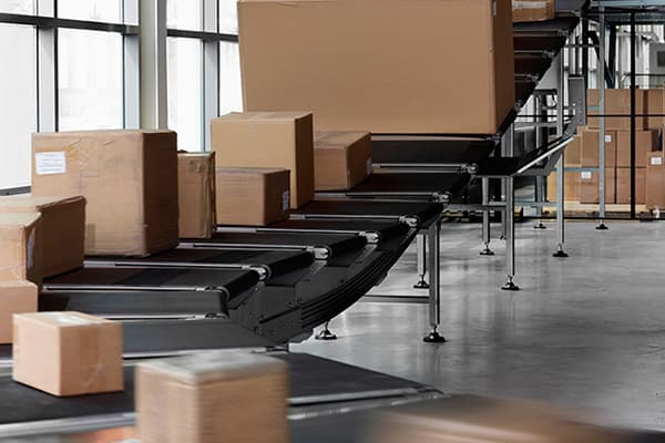 Vanderlande: Crossorter cross belt sorter - Material Handling 24/7