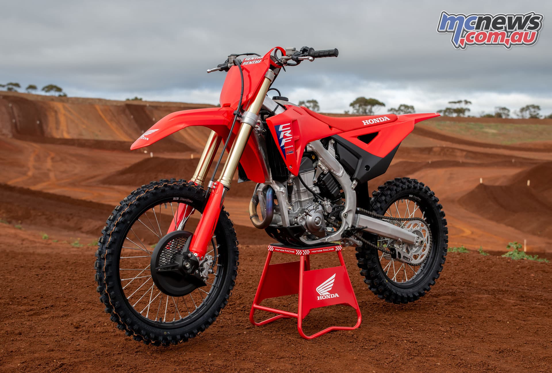 2025 Honda CRF450R Review | Motorcycle Test | MCNews