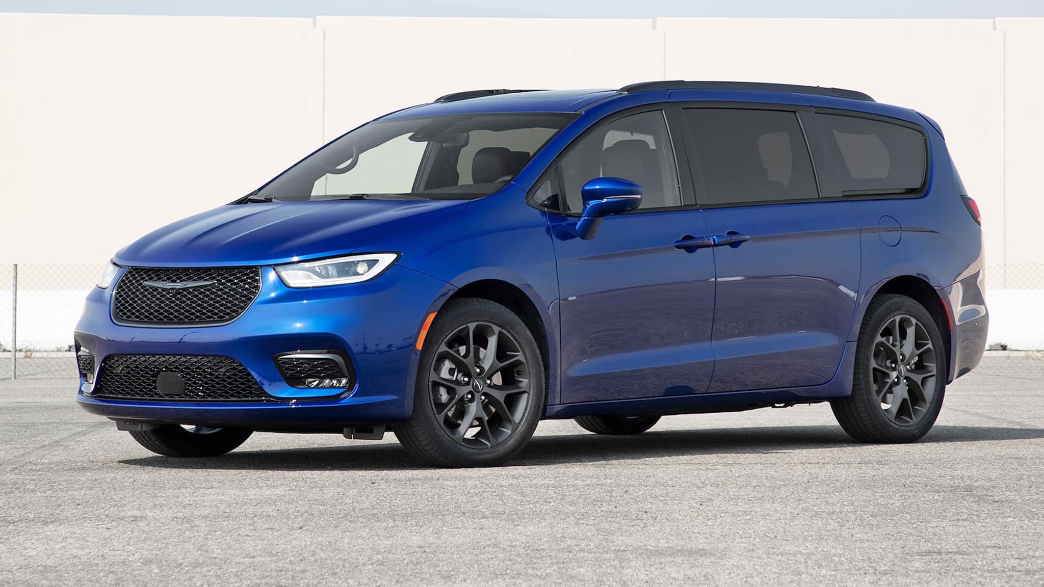 2023 Chrysler Pacifica Review: Expert Insights, Pricing, and Trims