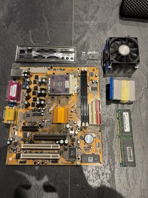 WORKING VINTAGE SOCKET A 462 Athlon Motherboard & Duron CPU Memory HSF ...