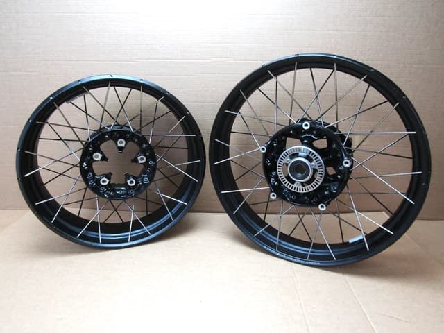 BMW Black Rear Spoked Wheel 4.00x17" - R12 G/S