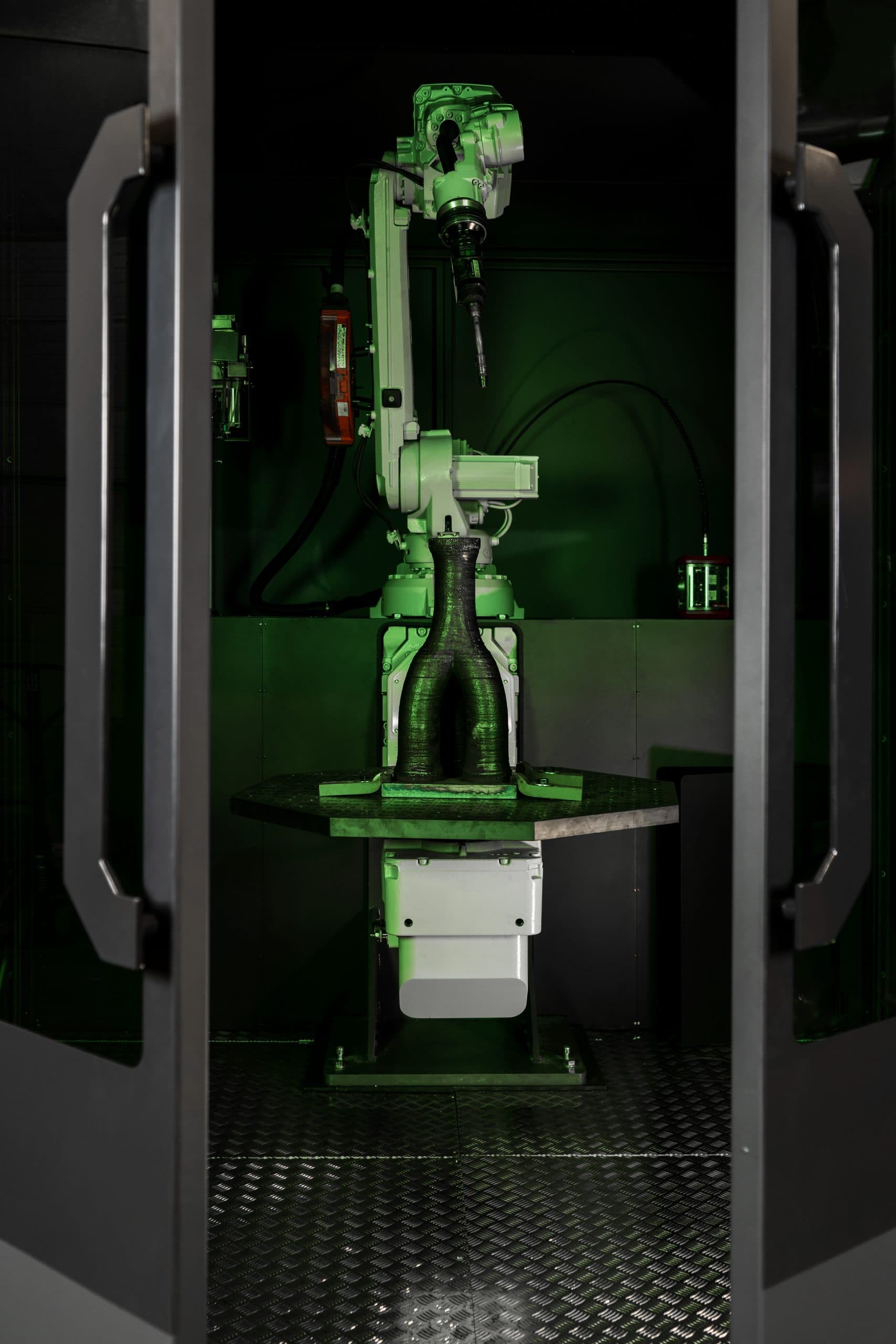MX3D raises €2.25 million to launch robotic M1 Metal 3D printing system ...