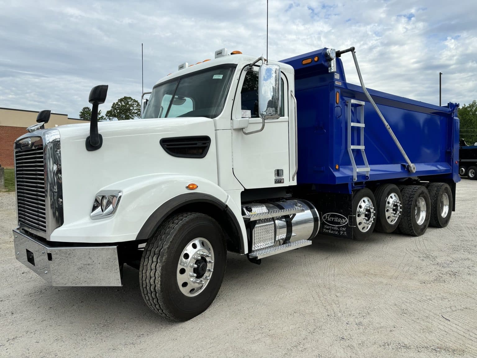 2023 Freightliner 122SD - Excel Truck Group