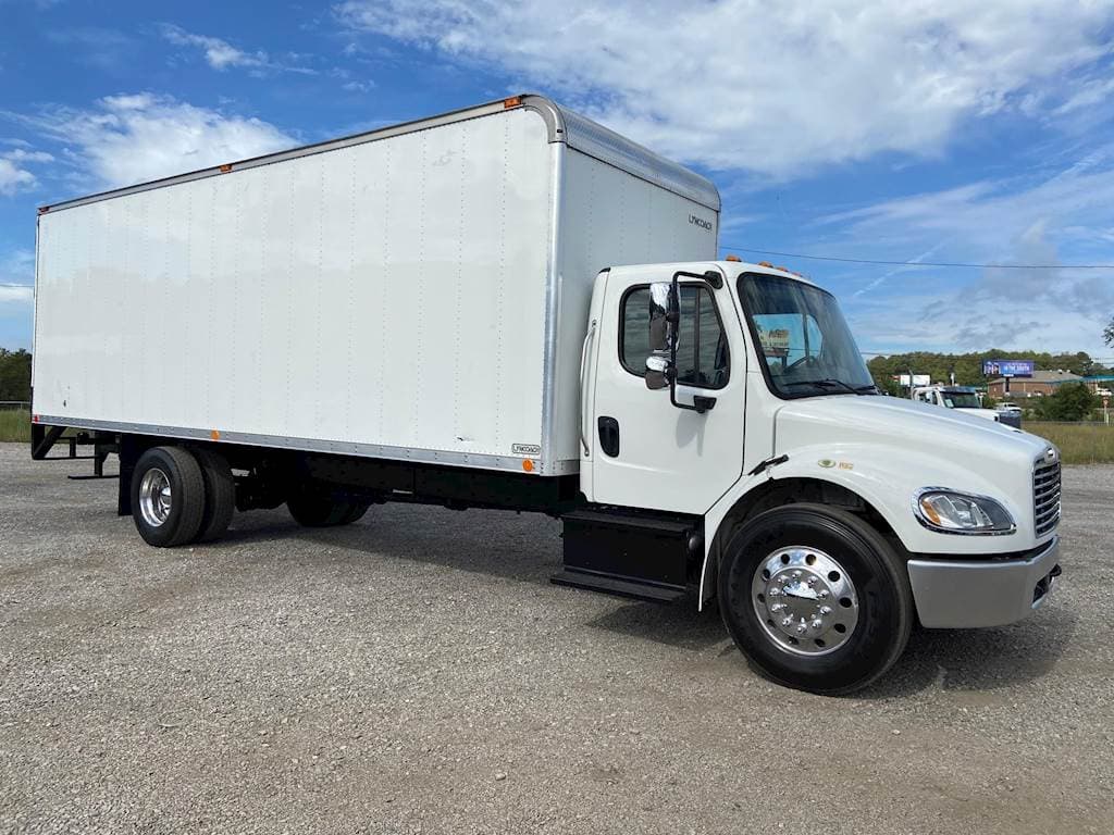 2017 Freightliner M2 106 26 ft Box Truck - 240HP, Automatic, Swing Door ...