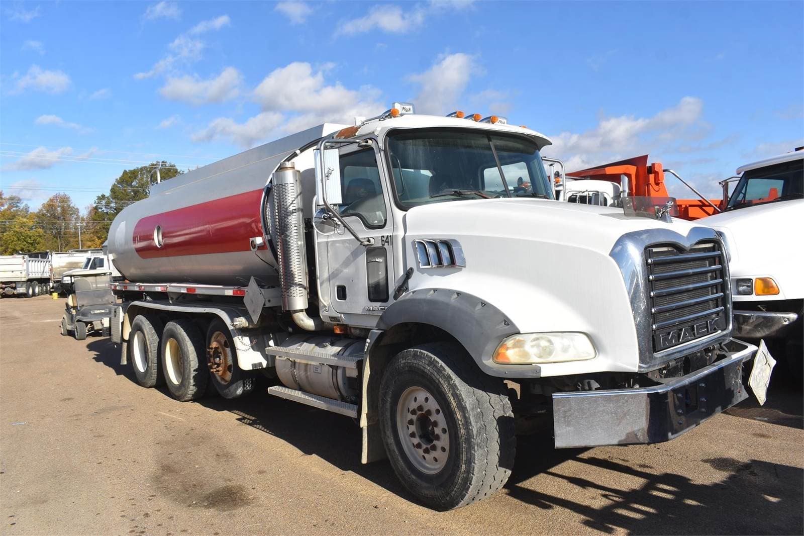 2007 Mack Granite CTP713 4400 Gallon Gasoline / Fuel Truck - MP7 405HP ...
