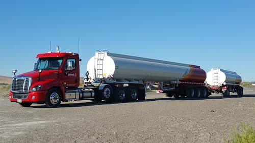 Freightliner Cascadia double trailer fuel tanker truck | Flickr