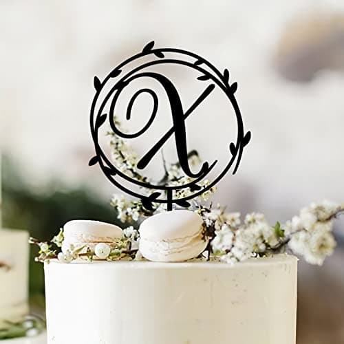 Wedding cake topper monogram letters | Beachweddingtips.com