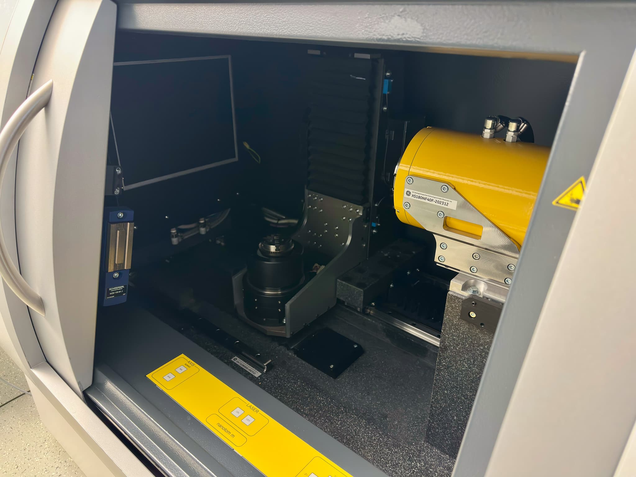 Machine's specifications - GE Sensing & Inspection Technologies GmbH ...