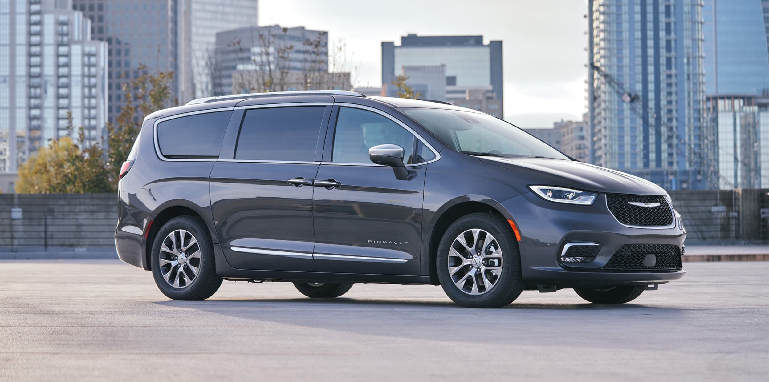 2024 Chrysler Pacifica Hybrid Plug-In Hybrid (PHEV) | Chrysler Canada