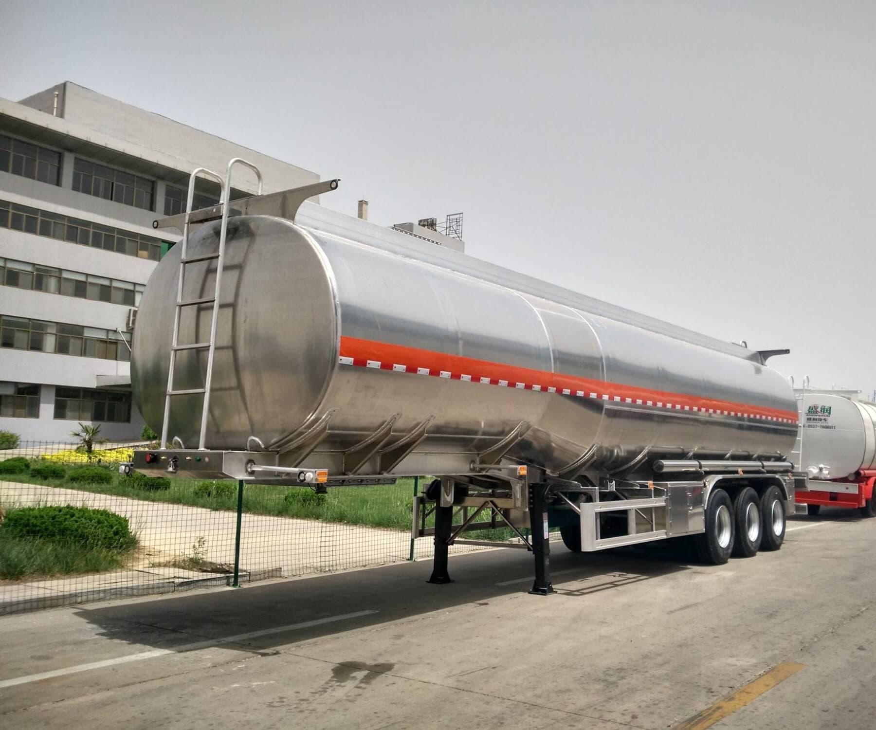 High-Capacity Stainless Steel Tanker Trailer For Liquid Transport ...