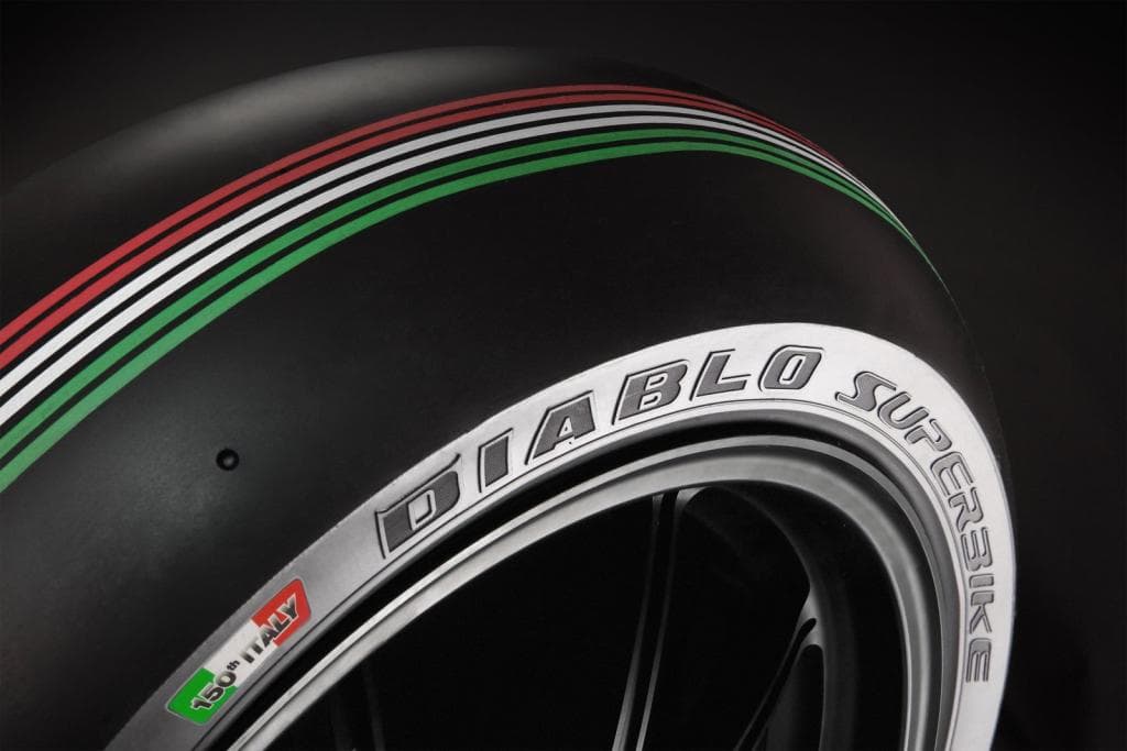 Pirelli Brings Tricolore Diablo Superbike Tires at Monza - autoevolution