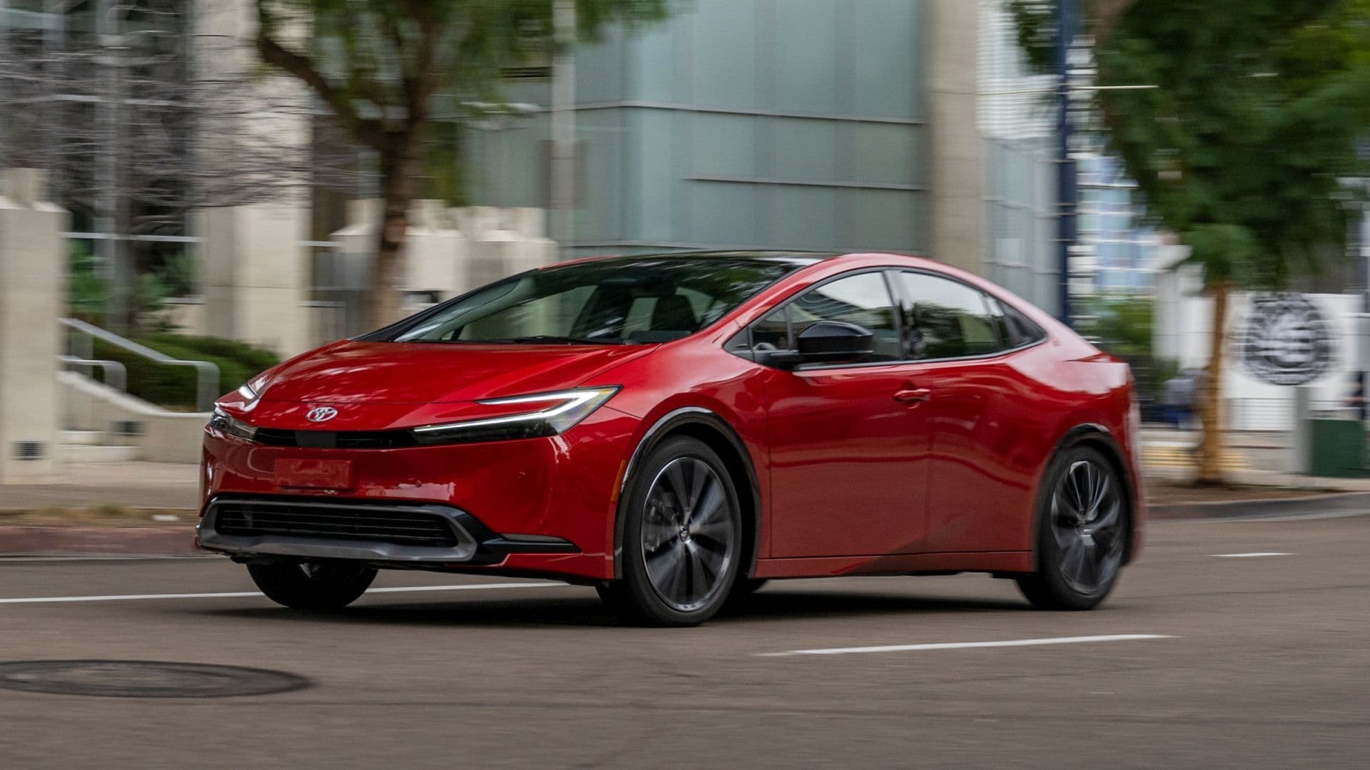 2025 Toyota Prius Photo Gallery: Interior and Exterior