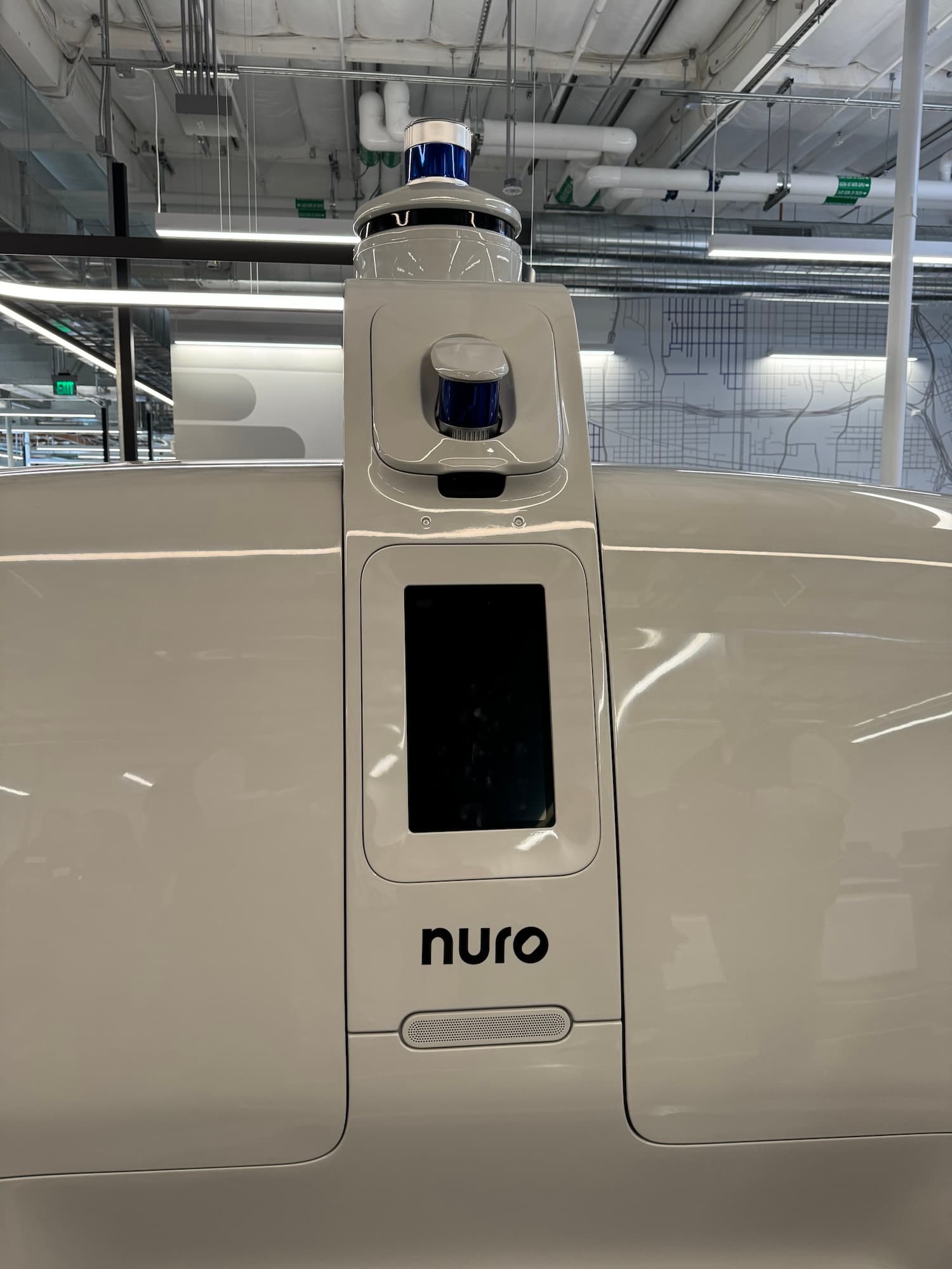 Nuro R3 Delivery Robot from Up Close – The Last Driver License Holder…