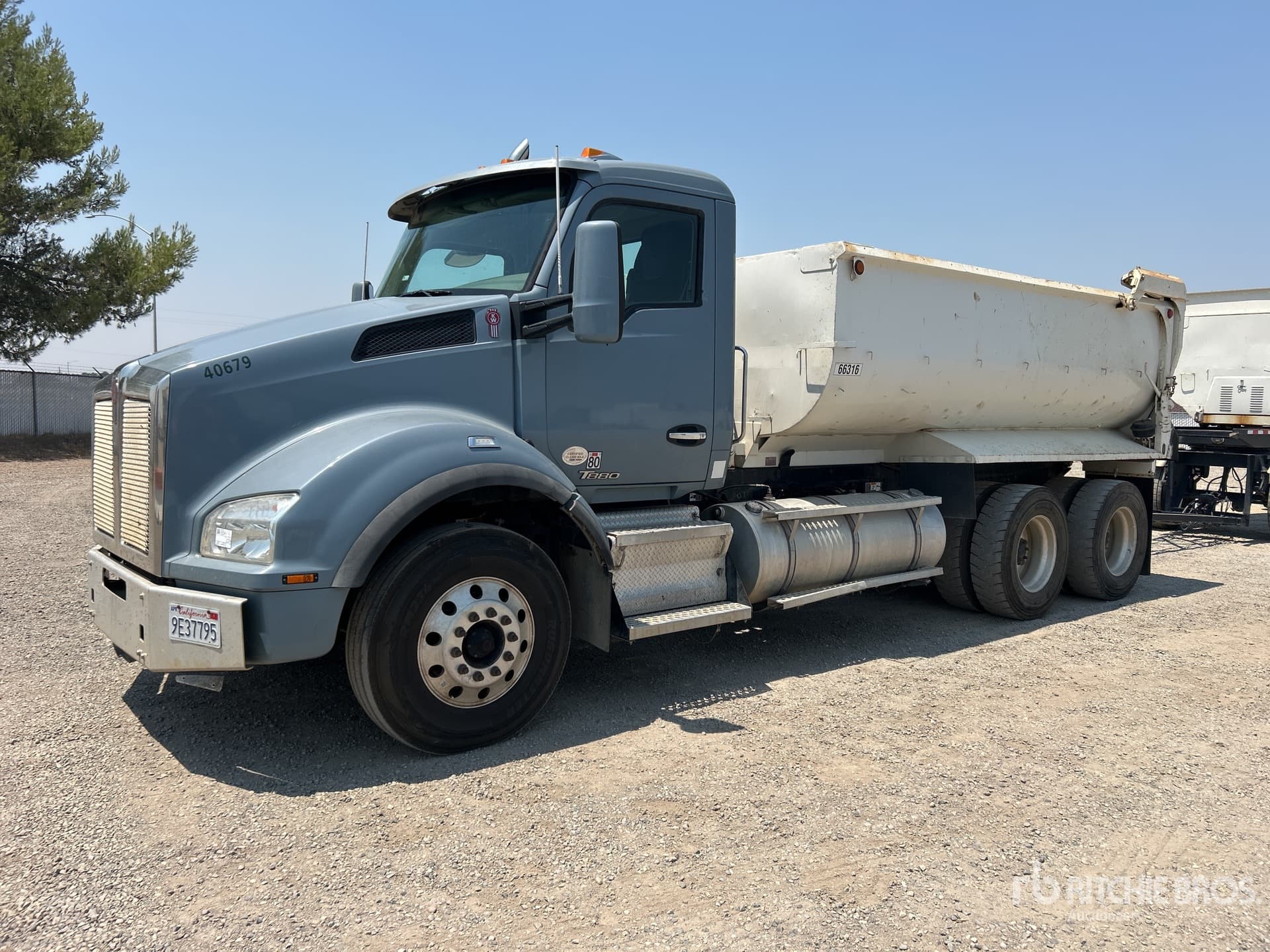 2019 Kenworth T880 6x4 Transfer Set | Ritchie Bros. Auctioneers
