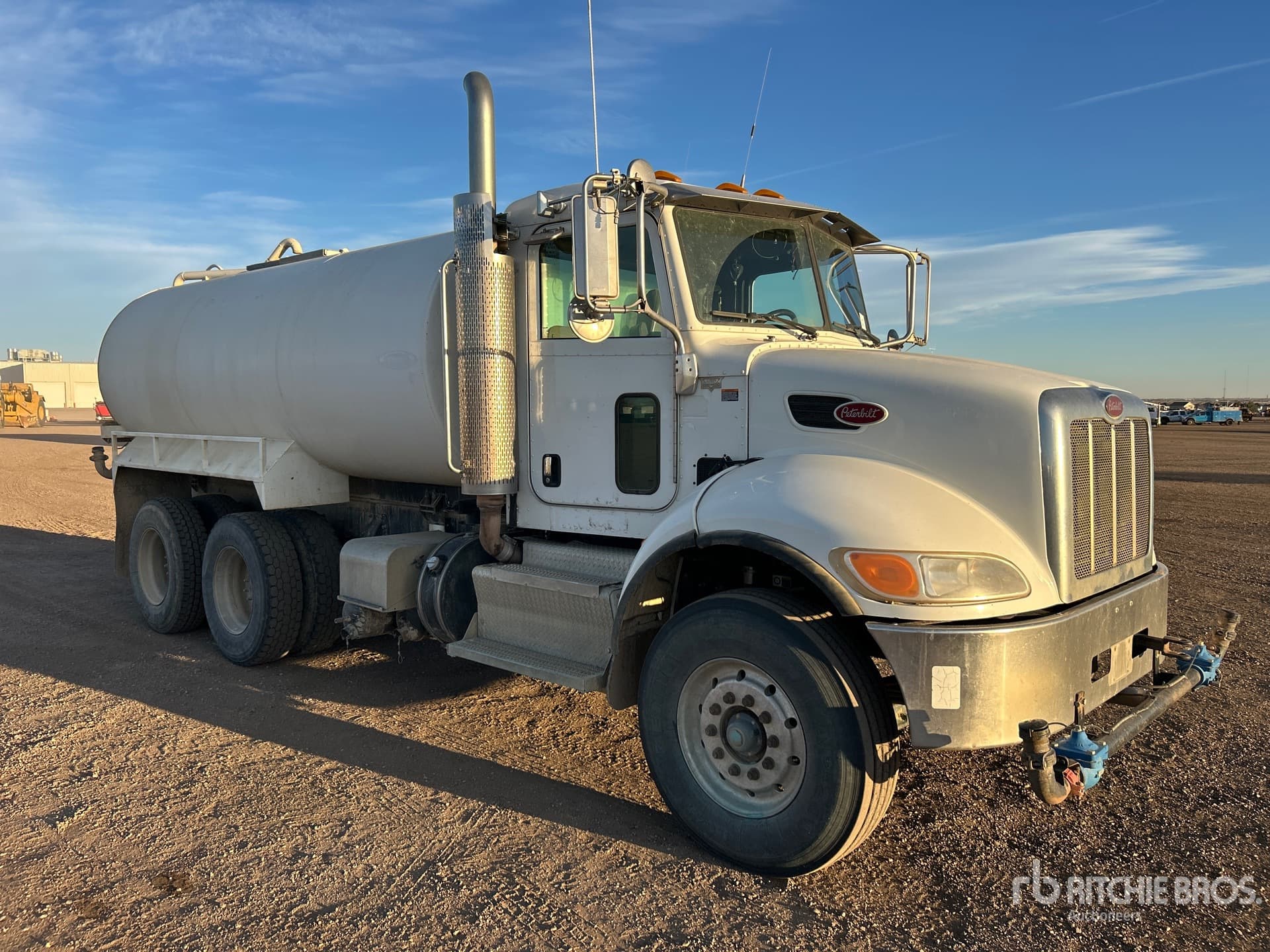Peterbilt 348 Water Tanker