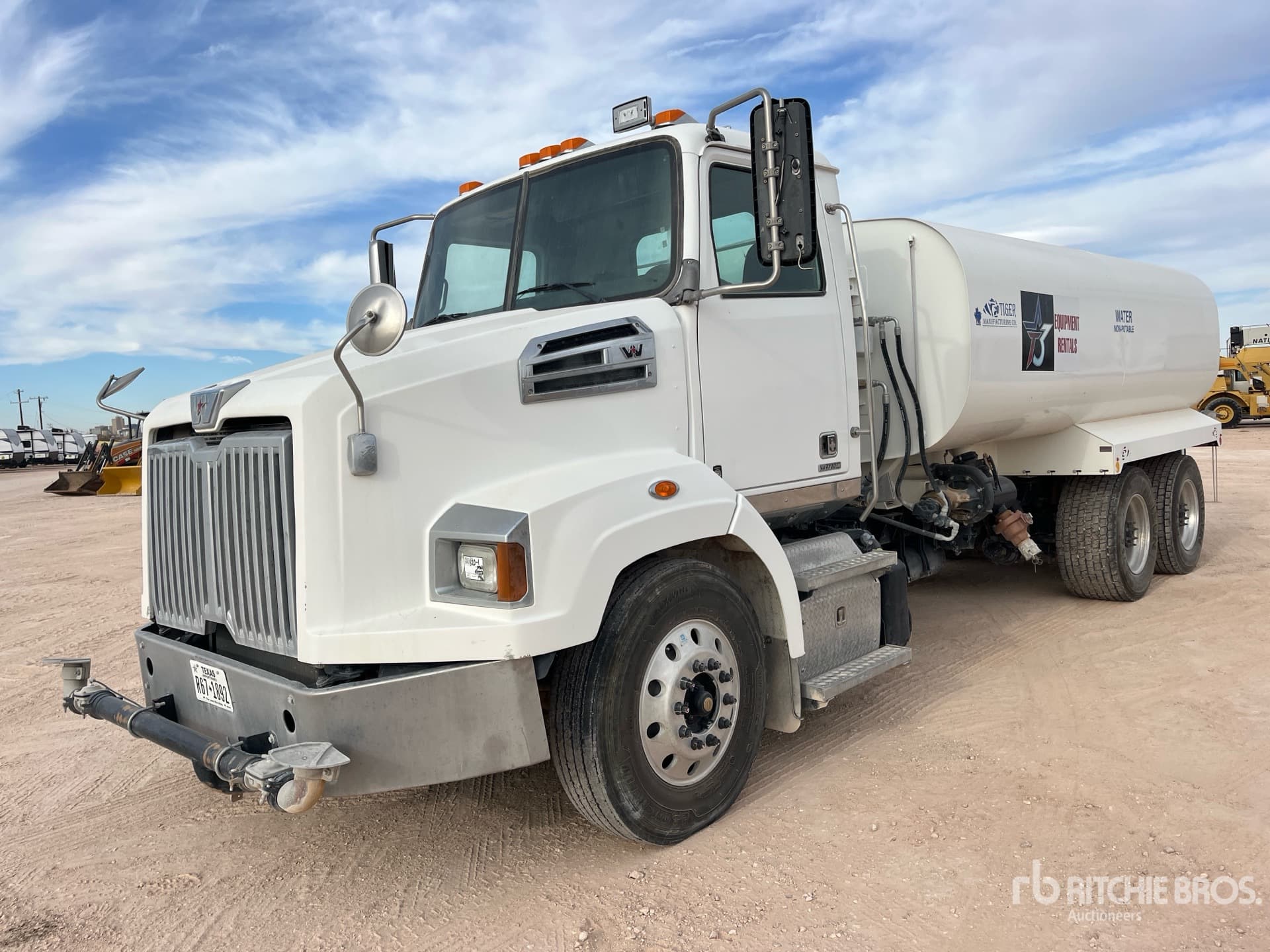 Buy New 2025 western star 4700 Water Cart (1034759) - Listed on Machines4u