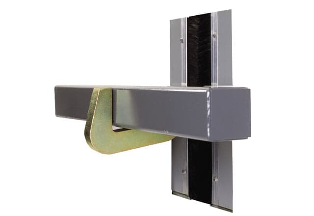 STAR4 Vehicle Restraint - Kelley Entrematic Dock Solutions