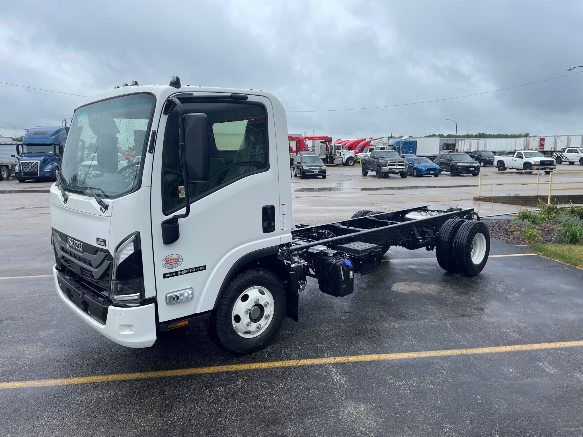 2025 ISUZU NPRHD - CIT Trucks