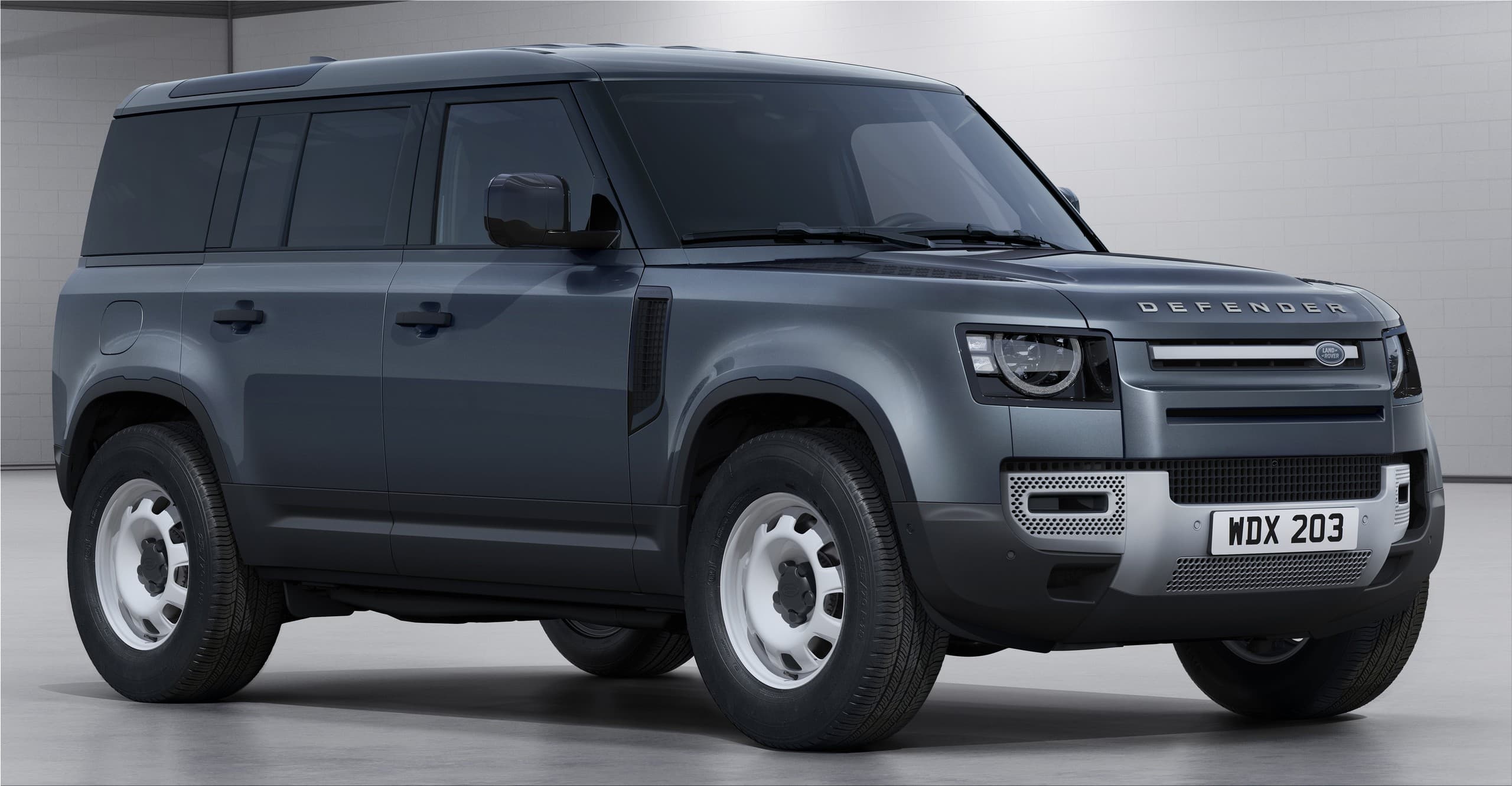 The new Land Rover Defender P400e plug-in hybrid with 404 hp | Electric ...